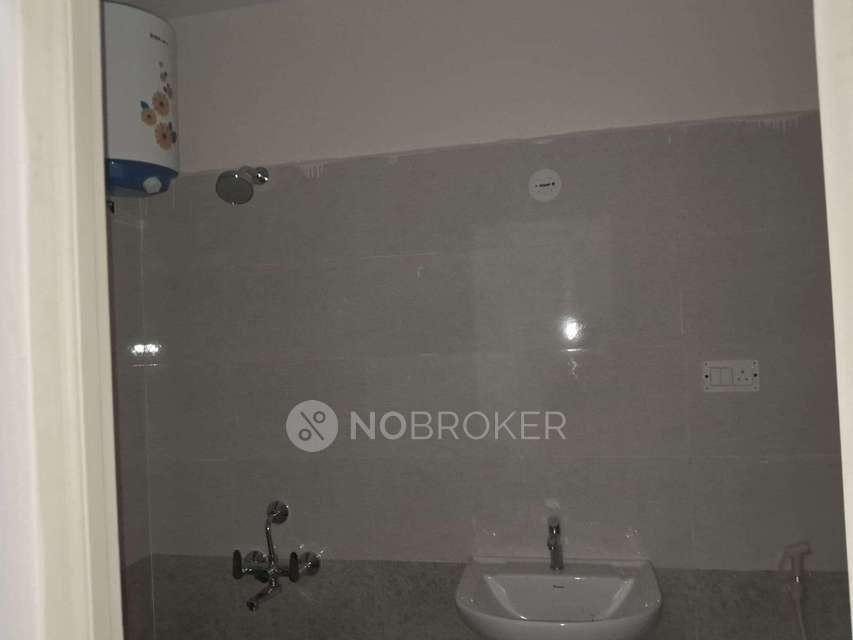 2 BHK Flat In Shashvata Pride Apartment For Sale  In K R Puram