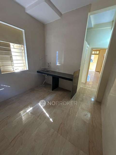 1 RK Flat In Amina Manzil  For Sale  In Vile Parle East