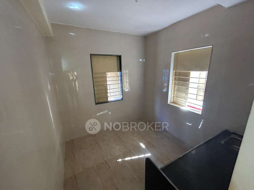 1 RK Flat In Amina Manzil  For Sale  In Vile Parle East