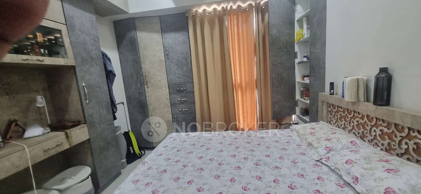 1 BHK Flat In Lodha Amara for Rent  In Thane