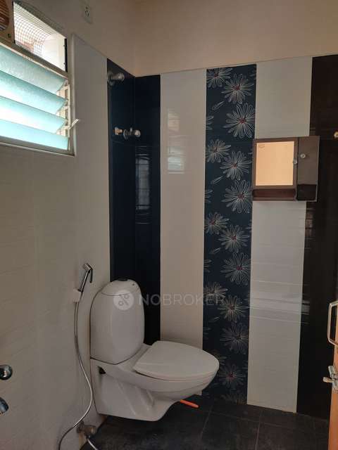 2 BHK Flat In Thadikkaran Mathew Mansion For Sale  In Annanagar East