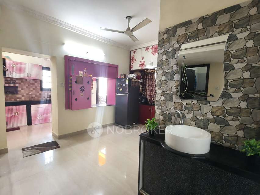 2 BHK Flat In Bm. Shreya Homes For Sale  In Manikonda