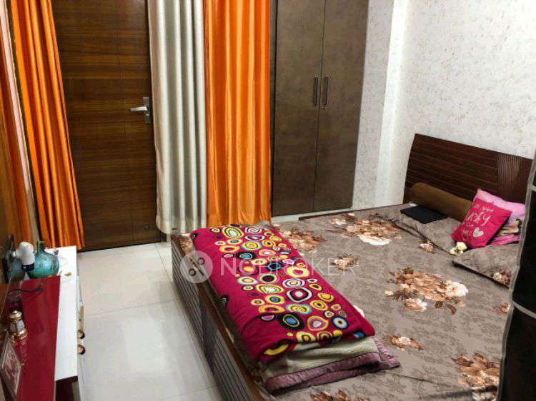 2 BHK Flat In Shukla Homes Niti Khand For Sale  In Niti Khand I, Indirapuram