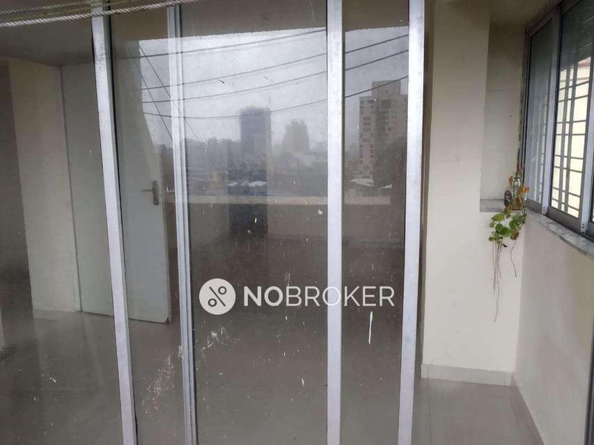 3 BHK Flat In New Gulmohar Chs For Sale  In Thane West