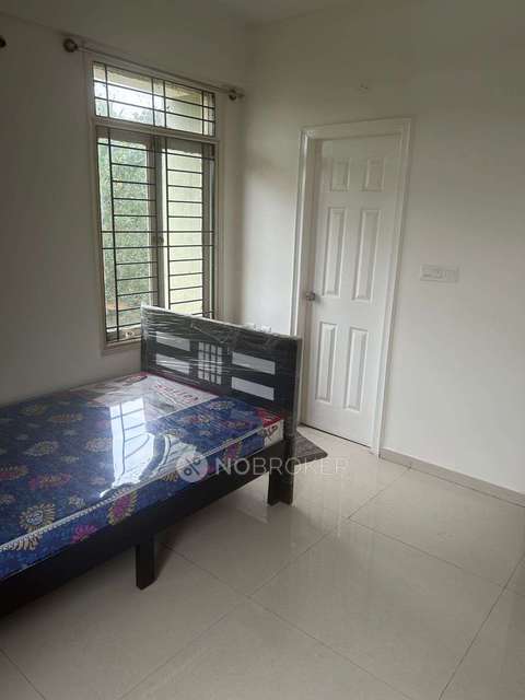 Single Room for  In 3 BHK  In Sriven Solitaire Apartment In  Whitefield