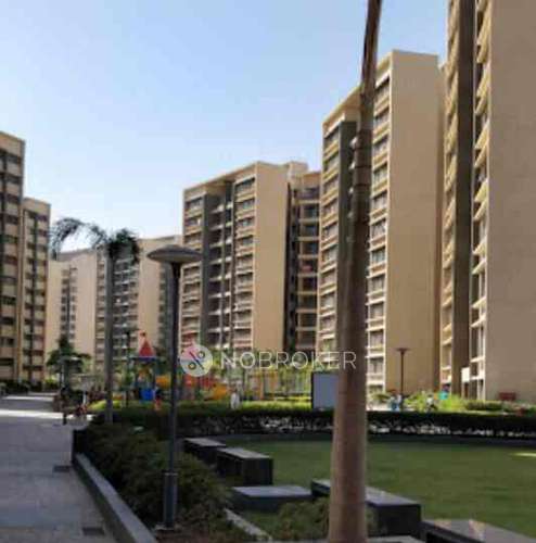 2 BHK Flat In Pride World City, Charholi Budruk for Rent  In Long Island