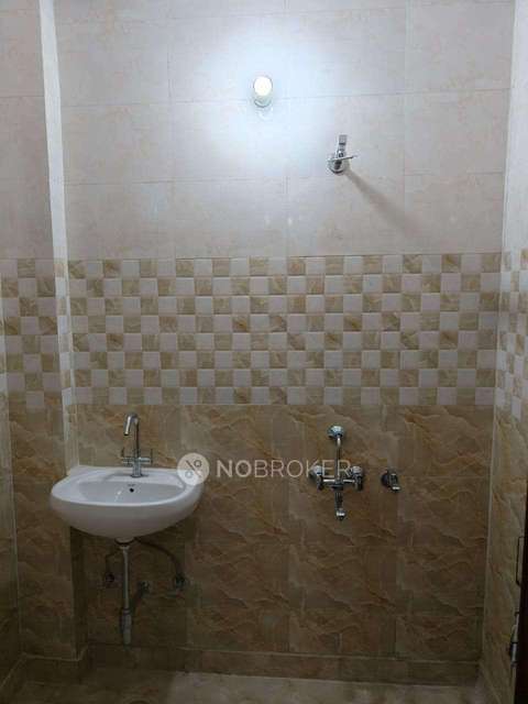 3 BHK Flat In Standalone Builing For Sale  In Indirapuram