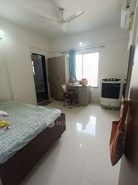 2 BHK Flat In Shraddha Spaces In Twin Tower For Sale  In Wakad