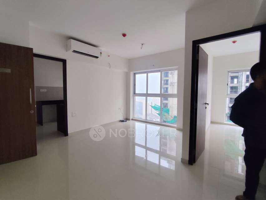 2 BHK Flat In Lodha Amara For Sale  In Lodha Amara