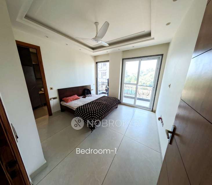 Single Room for Male In 3 BHK  In Sector 73 