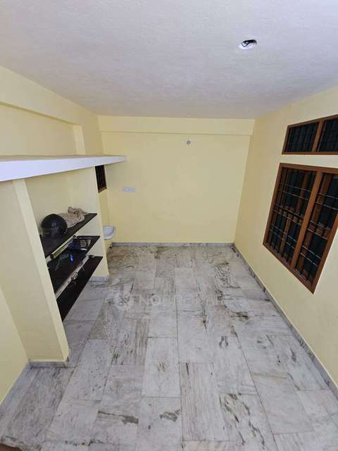 2 BHK Flat In  Krishna Apartment  For Sale  In Royapettah, 