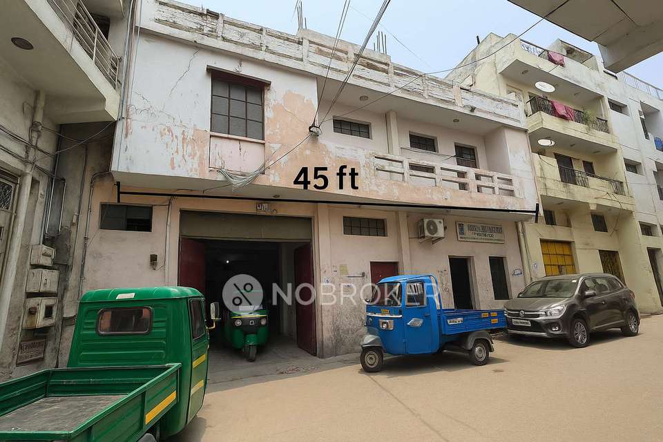 Showroom in Rohini, Delhi for Rent 