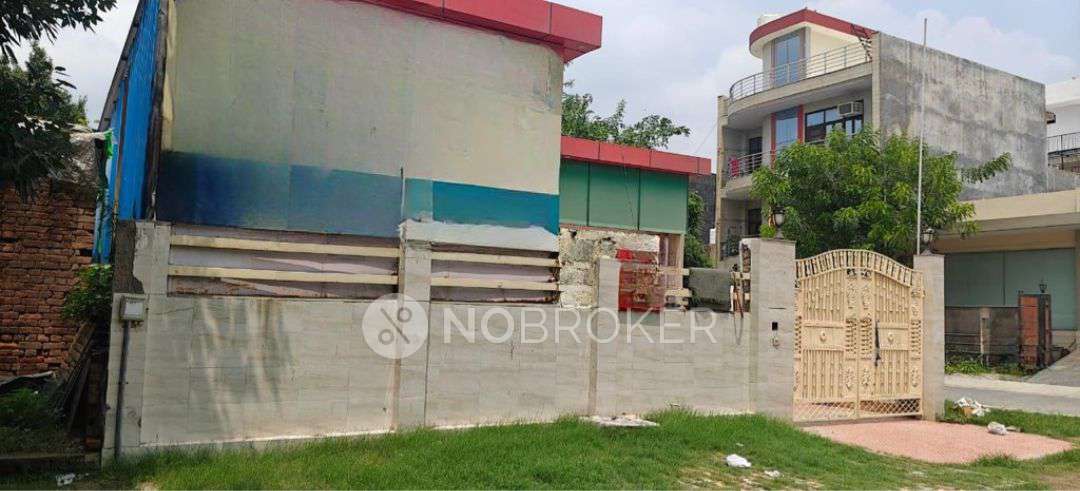 Office Space in Kendriya Vidyalaya, Greater Noida for Rent 