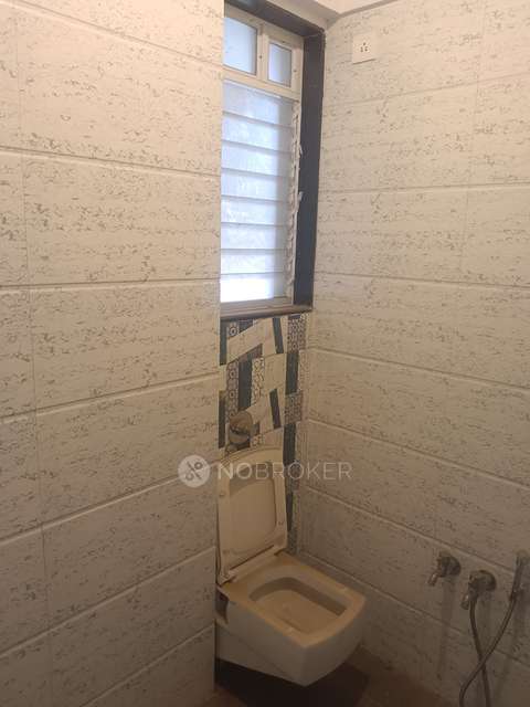 2 BHK Flat In Eksar Gurukrupa Chs For Sale  In Borivali West