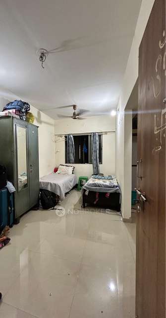 Shared Room for Female In 1 RK  In Om Sai Sra, Dahanukarwadi Metro Staion Kandivali West In Kandivali 