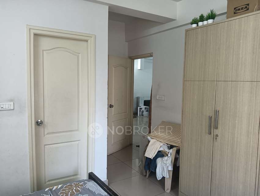 3 BHK Flat In Aparna Sarovar For Sale In Gopanpalle