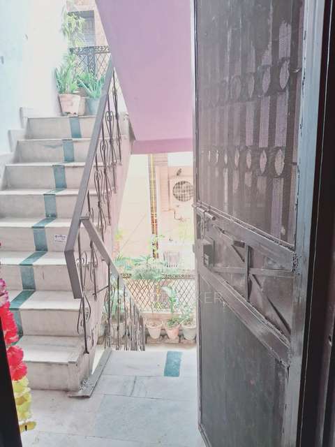 2 BHK Flat In Maa Laxmi Apartment For Sale  In Pandav Nagar