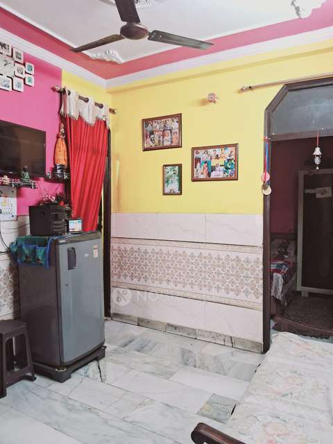 2 BHK Flat In Maa Laxmi Apartment For Sale  In Pandav Nagar