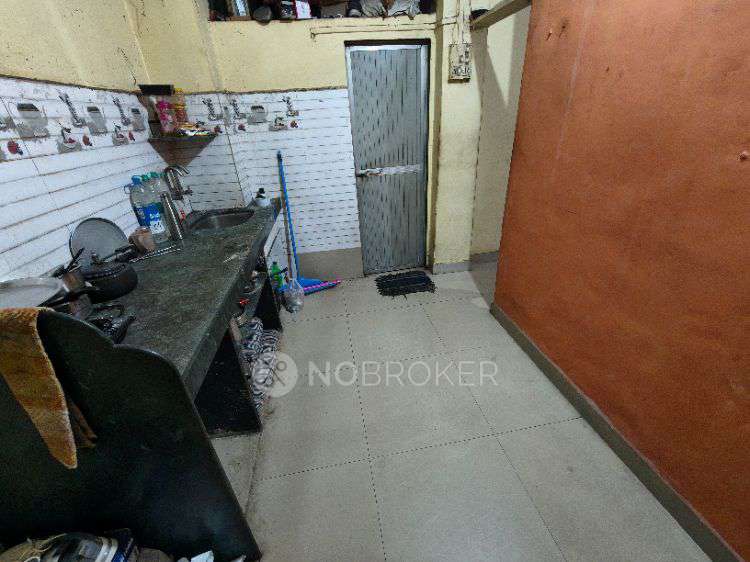Single Room for Male In 1 RK  In Trimurti Apartments In Thane West