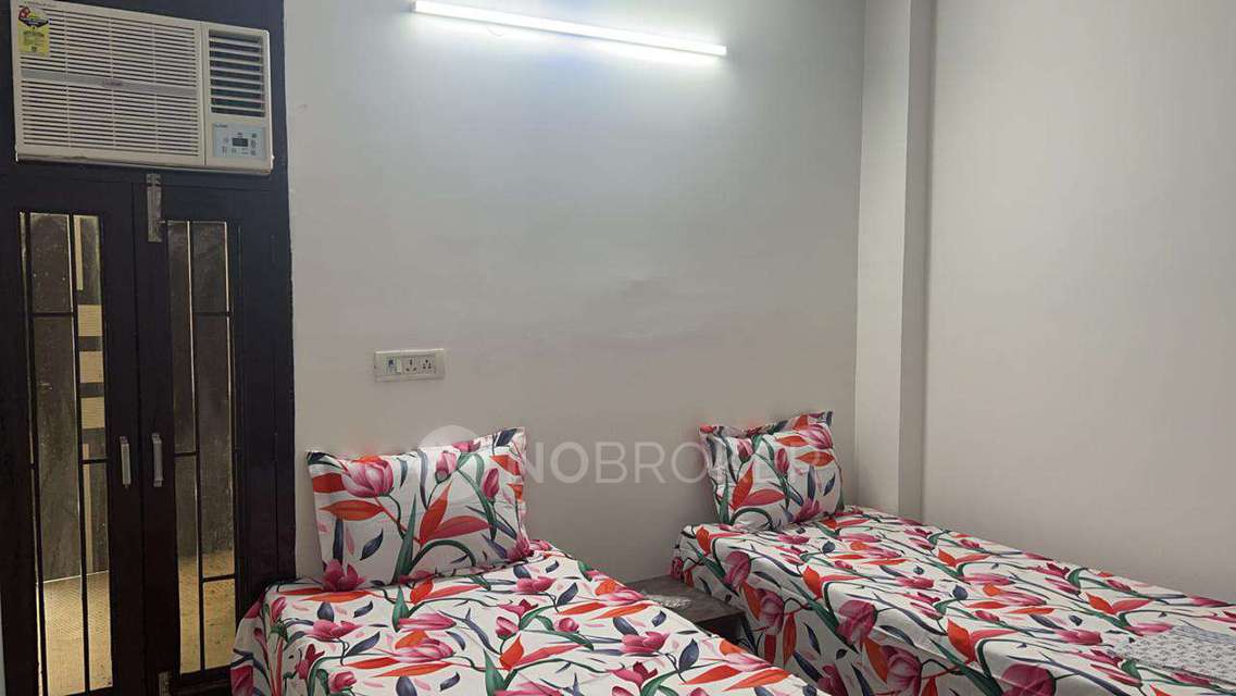 PG for Girls in Tilak Nagar 