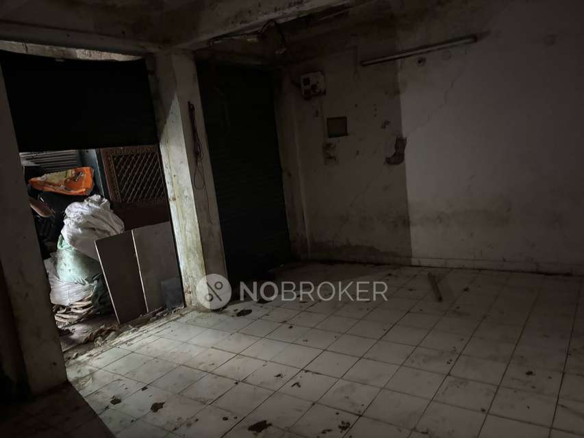 Godown/Warehouse in Laxmi Nagar, Delhi for Rent 