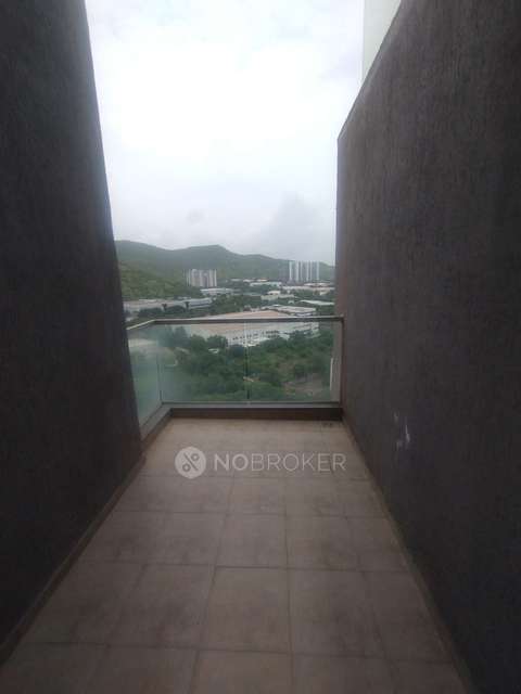 2 BHK Flat In Kohinoor Tinsel Town For Sale  In Pimpri-chinchwad