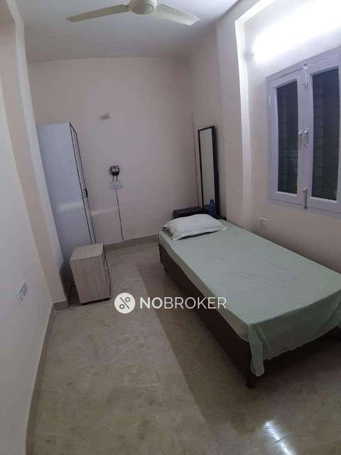 3 BHK Flat In Standalone Building  For Sale  In Janakpuri