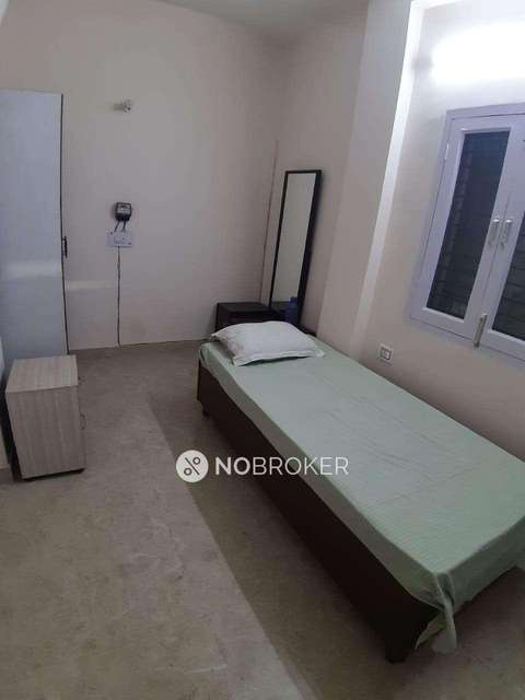 3 BHK Flat In Standalone Building  For Sale  In Janakpuri