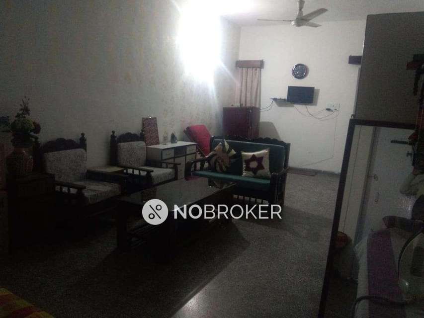 3 BHK Flat In Standalone Building  For Sale  In Janakpuri