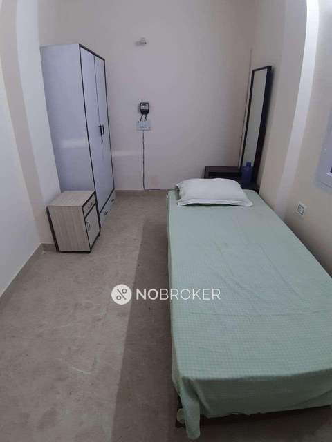 3 BHK Flat In Standalone Building  For Sale  In Janakpuri