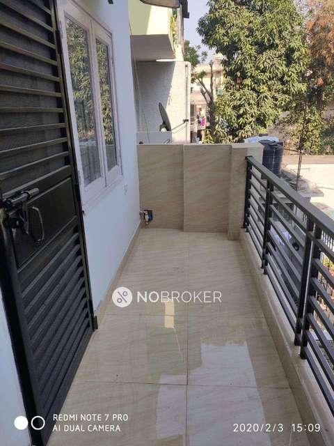 3 BHK Flat In Standalone Building  For Sale  In Janakpuri