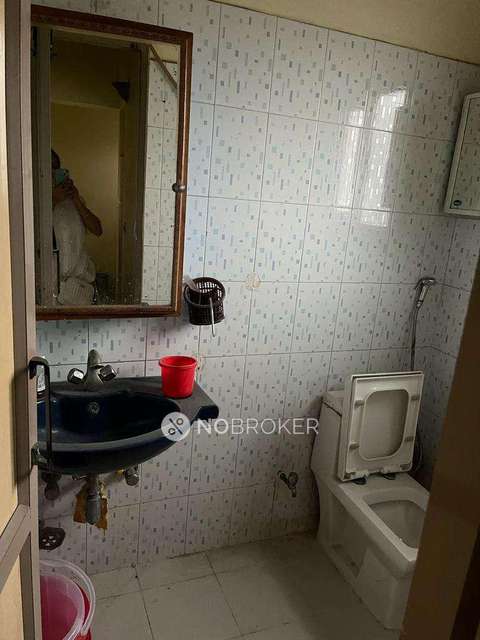 3 BHK Flat In Standalone Building  For Sale  In Green Park Extension