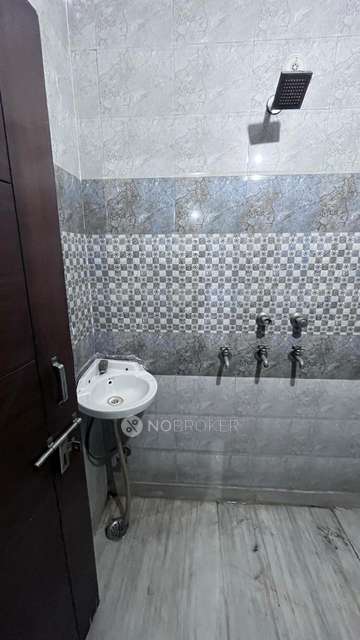 2 BHK Flat In Kali Mata Mandir, West Sagarpur, New Delhi, Janakpuri For Sale  In Janakpuri