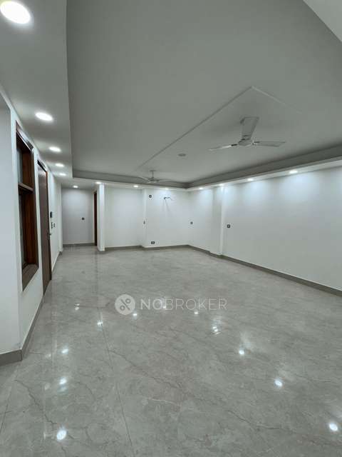 4 BHK Flat In Freedom Fighters Enclave For Sale  In Sainik Farm