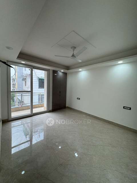 4 BHK Flat In Freedom Fighters Enclave For Sale  In Sainik Farm