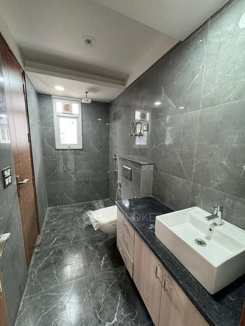 4 BHK Flat In Freedom Fighters Enclave For Sale  In Sainik Farm