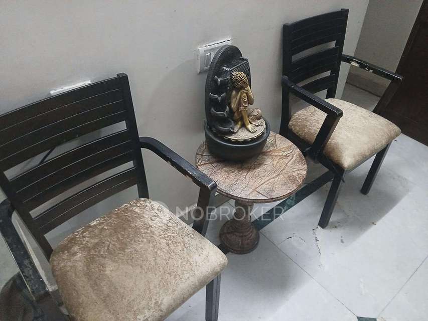 4 BHK Flat In Vivek Vihar For Sale  In Sector 82