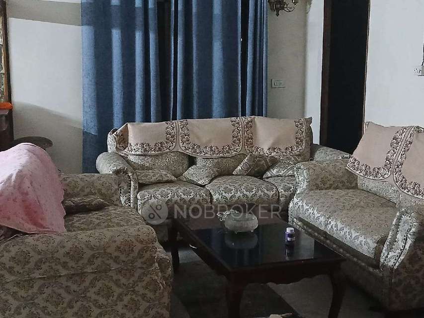 4 BHK Flat In Vivek Vihar For Sale  In Sector 82