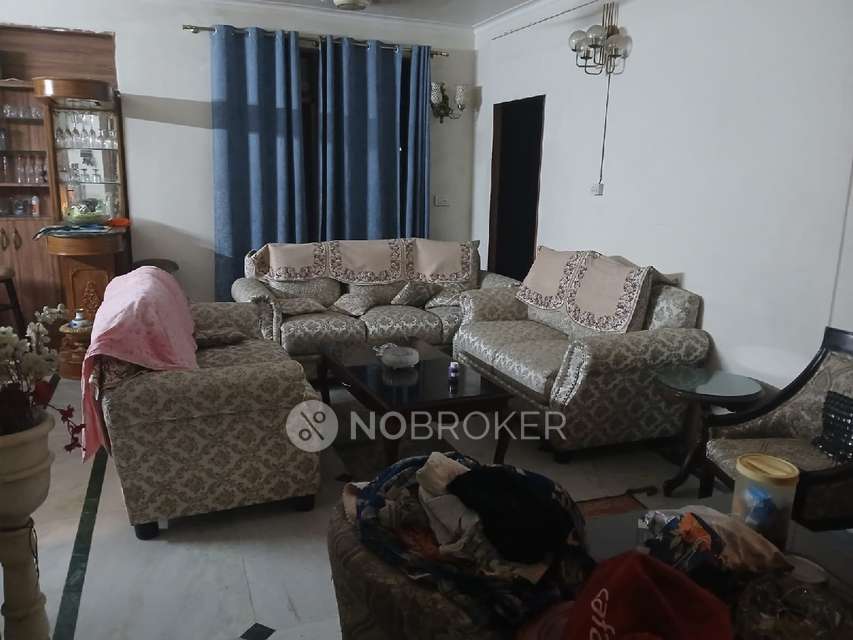 4 BHK Flat In Vivek Vihar For Sale  In Sector 82