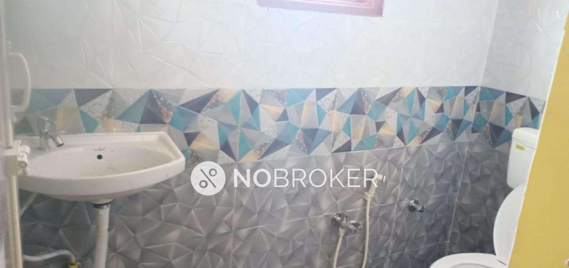 4+ BHK Flat For Sale  In Kadabagere 