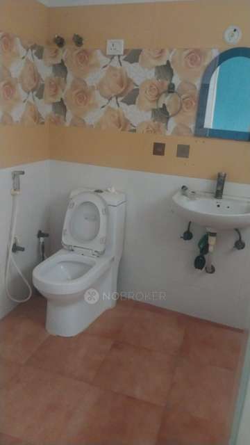 2 BHK Flat In Orange Sapphire Apartments For Sale  In Kakrola, Delhi