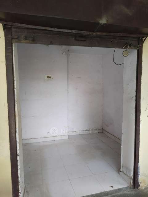Shop in Vaishali, Ghaziabad for Rent 