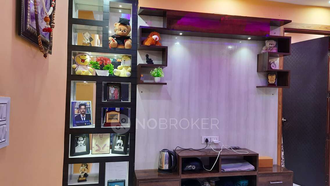 4 BHK Flat In Kanha Apartment,shri Radhe Radhe Resident Wellfare Association For Sale  In Hastsal