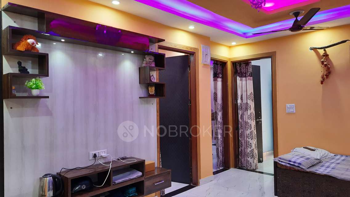 4 BHK Flat In Kanha Apartment,shri Radhe Radhe Resident Wellfare Association For Sale  In Hastsal