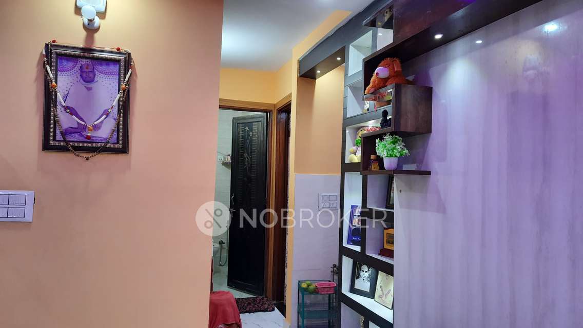 4 BHK Flat In Kanha Apartment,shri Radhe Radhe Resident Wellfare Association For Sale  In Hastsal