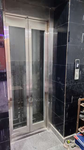 4 BHK Flat In Kanha Apartment,shri Radhe Radhe Resident Wellfare Association For Sale  In Hastsal