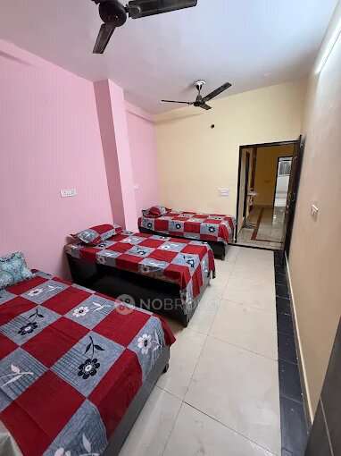 PG for Boys in Sector 10