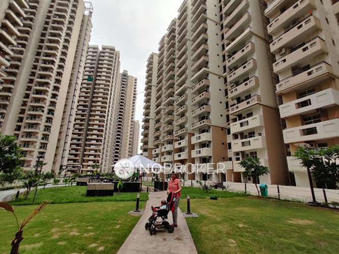 2 BHK Flat In Gaur City 2 16th Avenue For Sale  In Sector 16c