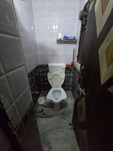 4 BHK Flat In Kd Block Pitampura For Sale  In Pitam Pura