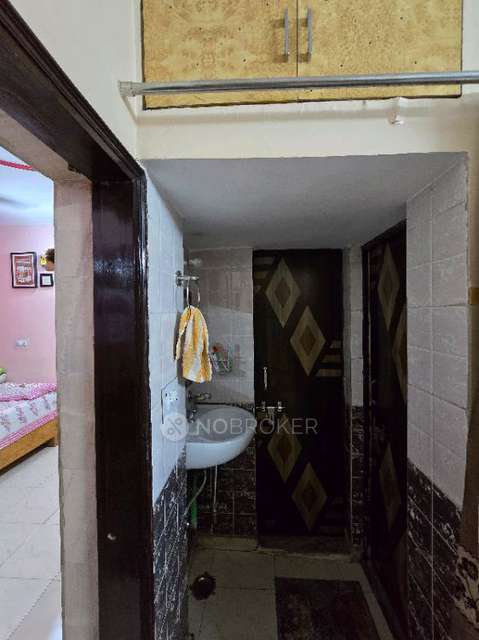 4 BHK Flat In Kd Block Pitampura For Sale  In Pitam Pura